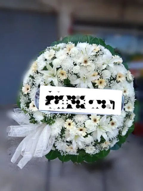 พวงหรีดลิลลี่ โทนขาวครีม