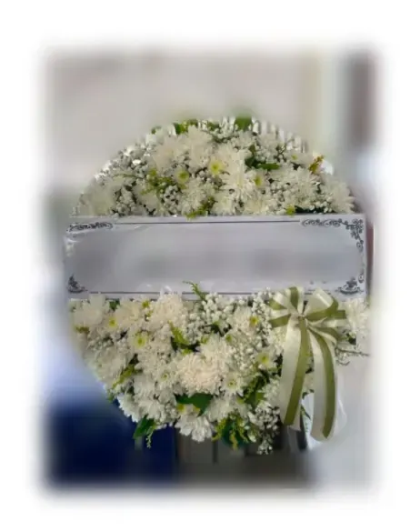พวงหรีดดอกไม้สด โทนเขียวขาว