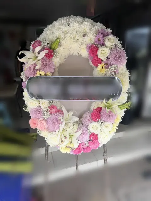 พวงหรีดลิลลี่ โทนม่วงชมพูขาว