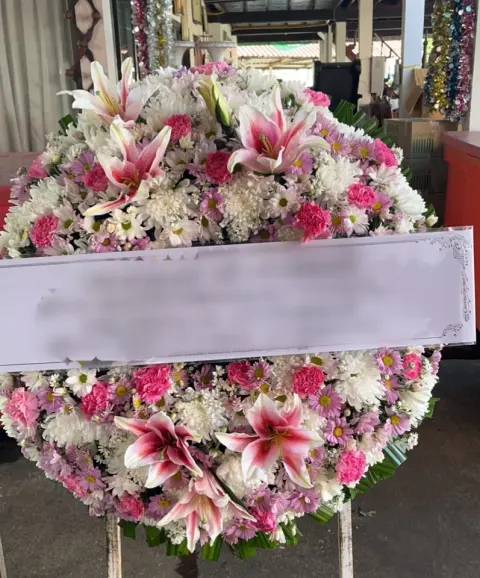 พวงหรีดลิลลี่ โทนม่วงชมพูขาว