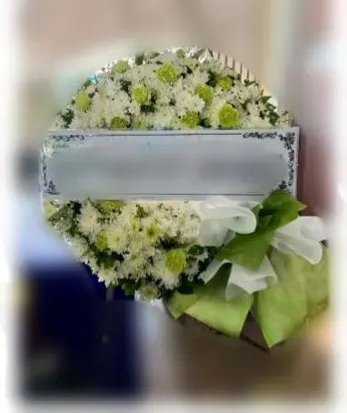 พวงหรีดดอกไม้สด โทนเขียวขาว