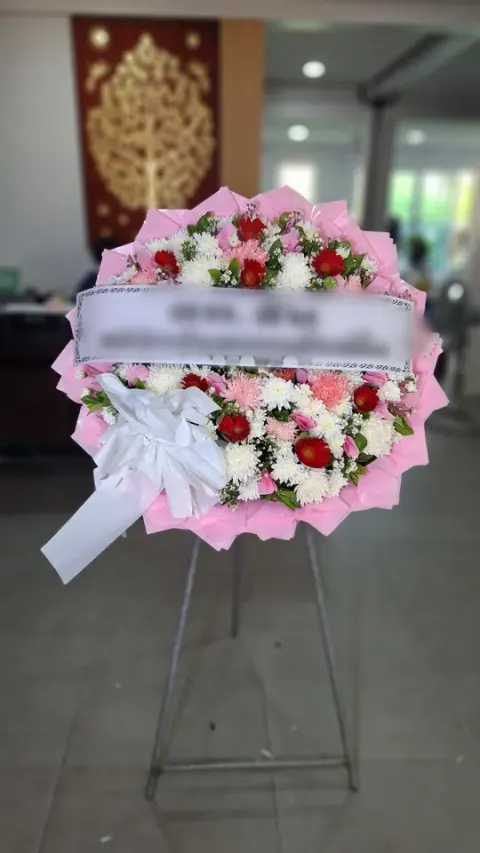 พวงหรีดเยอบีร่า โทนขาวชมพู