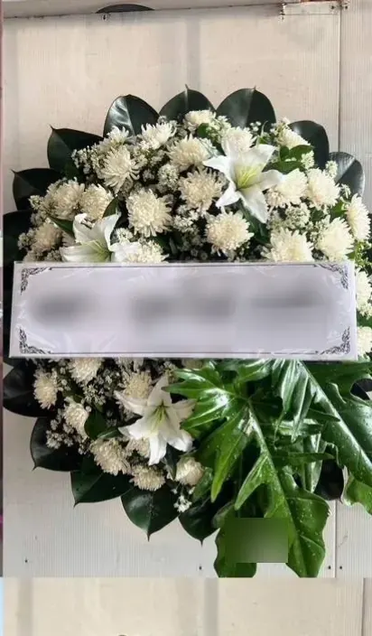 พวงหรีดลิลลี่ โทนขาวล้วน