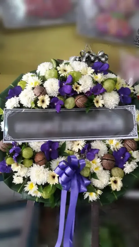 พวงหรีดกล้วยไม้ โทนม่วงชมพูขาว
