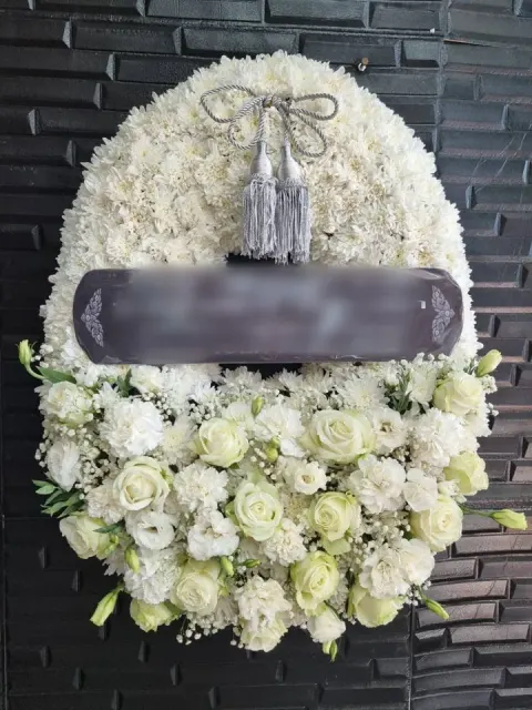 พวงหรีดกุหลาบ โทนขาวครีม