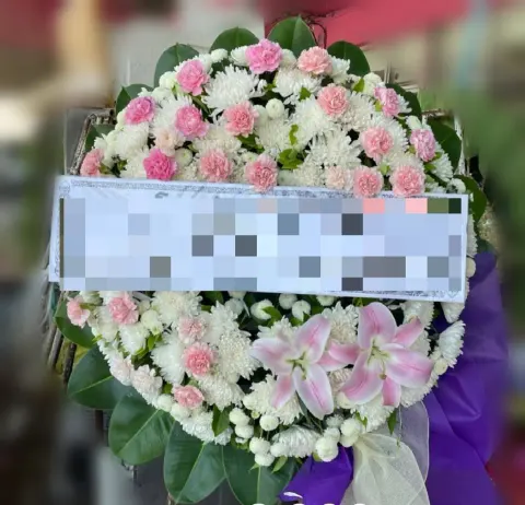 พวงหรีดลิลลี่ โทนขาวชมพู