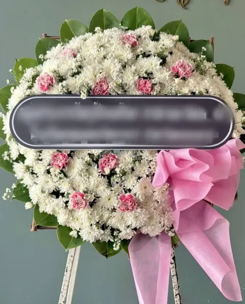 พวงหรีดคาร์เนชั่น โทนชมพูขาว