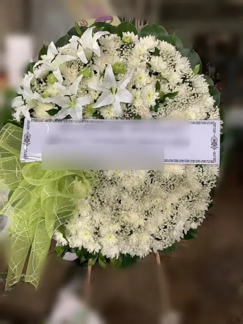 พวงหรีดลิลลี่ โทนเขียวขาว
