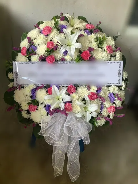 พวงหรีดลิลลี่ โทนขาวชมพูม่วง