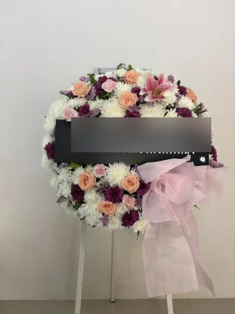 พวงหรีดลิลลี่ โทนขาวชมพูม่วง