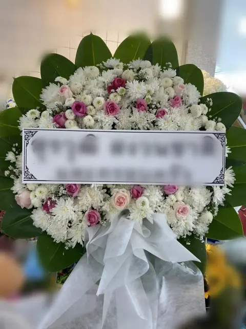พวงหรีดกุหลาบ โทนขาวชมพู