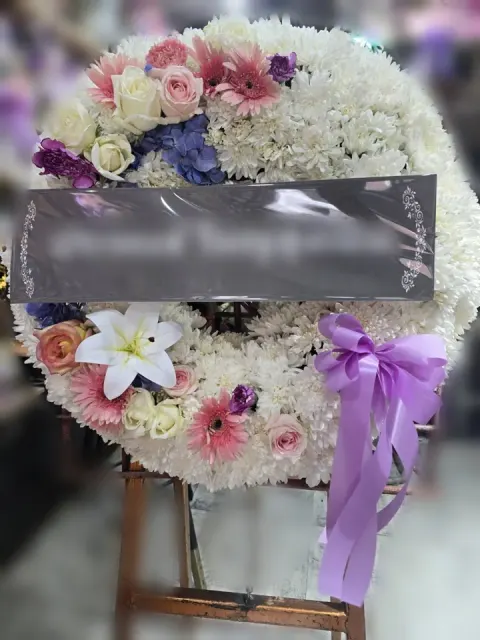 พวงหรีดลิลลี่ โทนขาวพีชม่วง