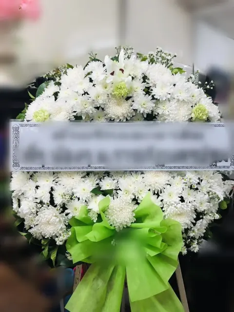 พวงหรีดลิลลี่ โทนเขียวขาว