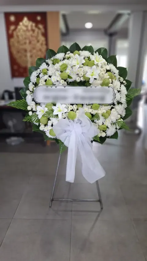 พวงหรีดลิลลี่ โทนขาวเขียว