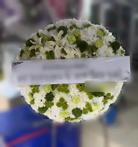พวงหรีดลิลลี่ โทนเขียวขาว