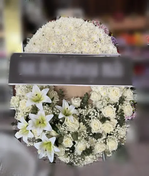 พวงหรีดลิลลี่ โทนเขียวขาว