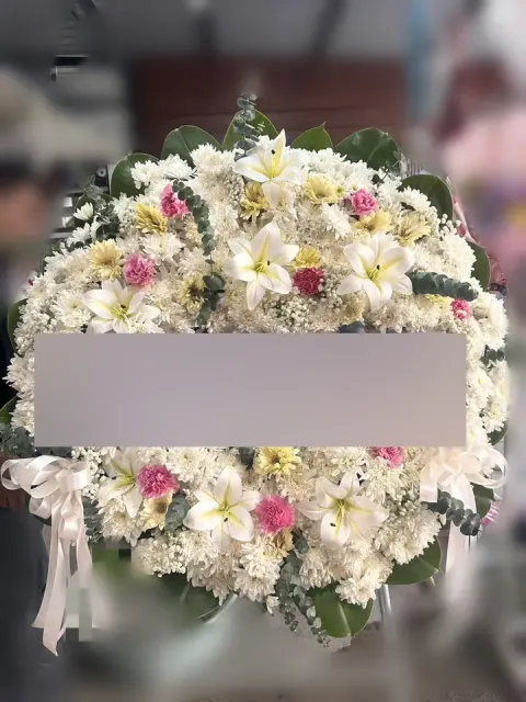 พวงหรีดลิลลี่ โทนขาวชมพู