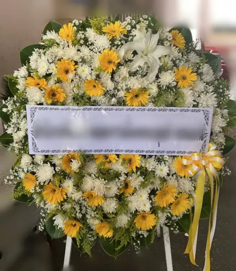 พวงหรีดลิลลี่ โทนเหลืองเขียวขาว
