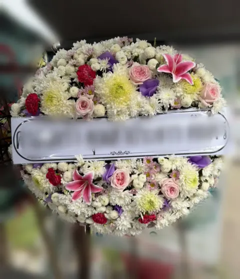 พวงหรีดลิลลี่ โทนขาวชมพูม่วง