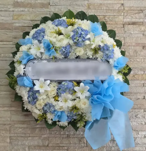 พวงหรีดลิลลี่ โทนฟ้าขาว