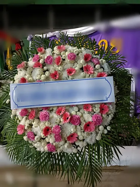 พวงหรีดเยอบีร่า โทนขาวชมพู