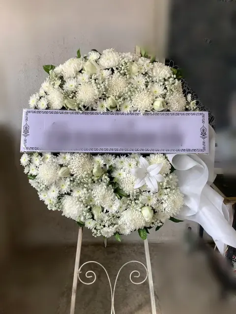 พวงหรีดลิลลี่ โทนขาวล้วน