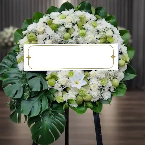 พวงหรีดลิลลี่ โทนเขียวขาว