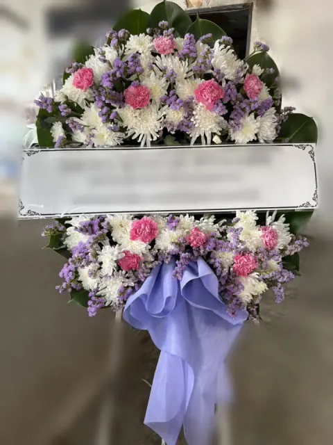 พวงหรีดคาร์เนชั่น โทนชมพูขาวม่วง