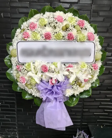 พวงหรีดลิลลี่ โทนเขียวชมพูม่วง
