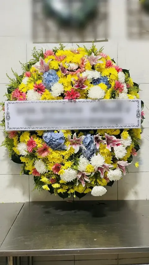 พวงหรีดลิลลี่ โทนชมพูฟ้าขาว