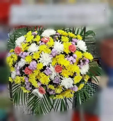 พวงหรีดคาร์เนชั่น โทนเหลืองเขียว