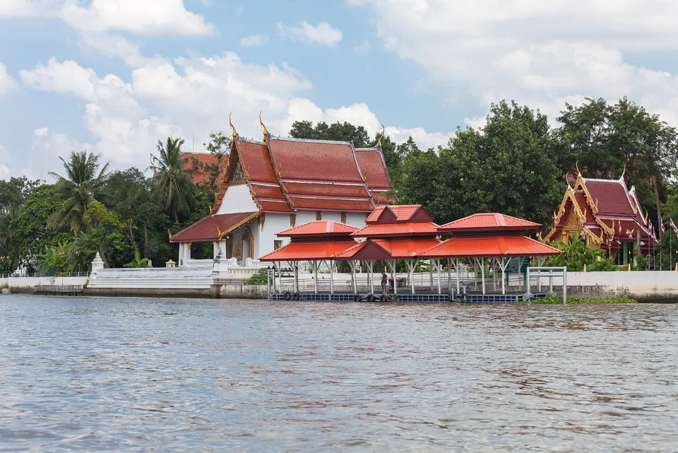 อุโบสถวัดกลางเกร็ด อำเภอปากเกร็ด จังหวัดนนทบุรี