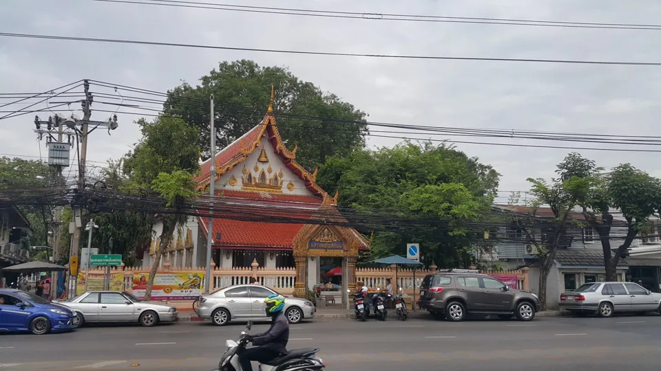 อุโบสถวัดเศวตฉัตร เขตคลองสาน กรุงเทพมหานคร